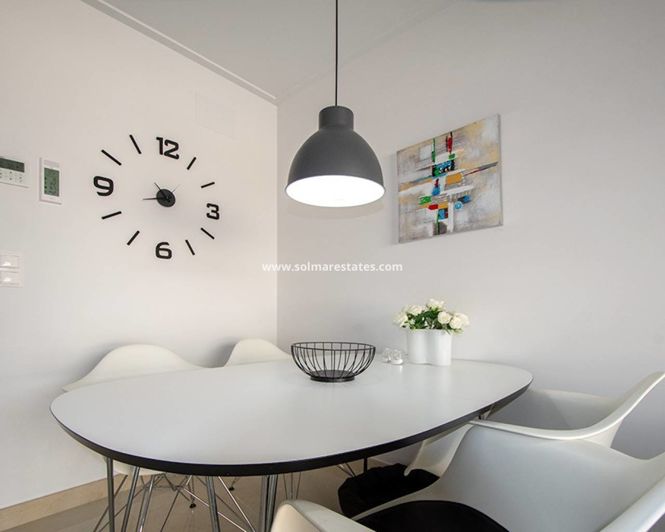 Image No.6-3 Bed House for sale
