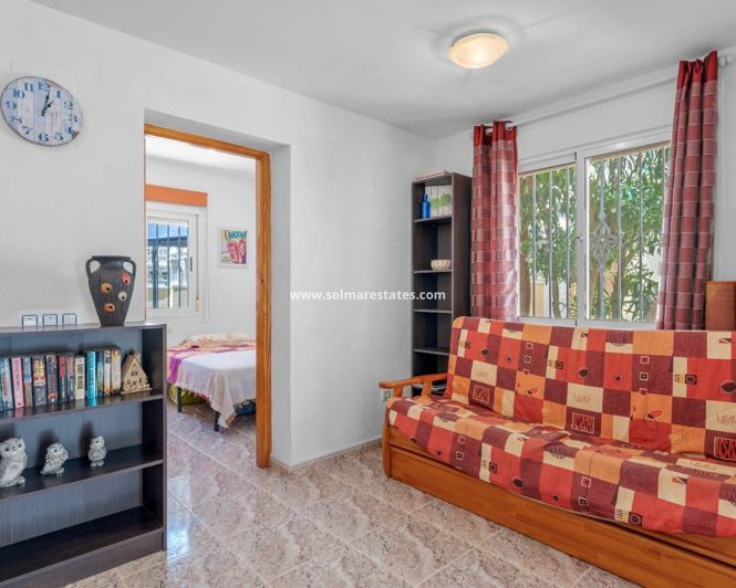 Image No.11-3 Bed House for sale