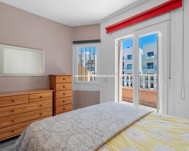 Image No.24-3 Bed House for sale