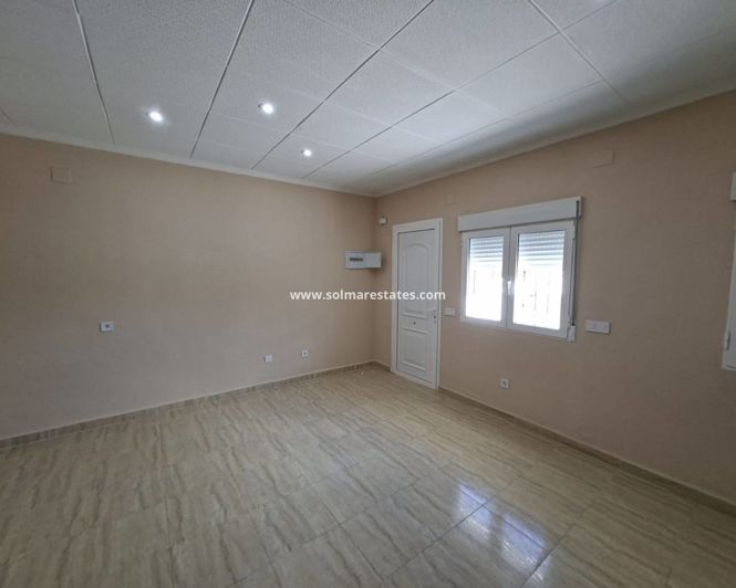 Image No.5-2 Bed Townhouse for sale