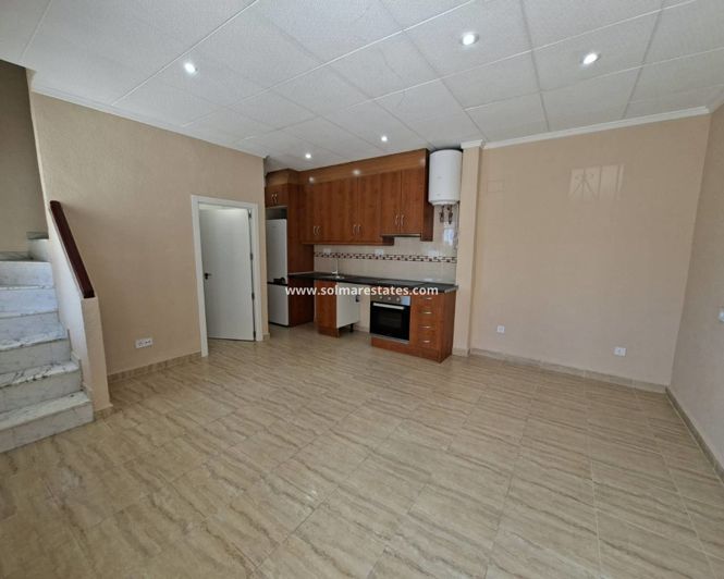 Image No.4-1 Bed Townhouse for sale