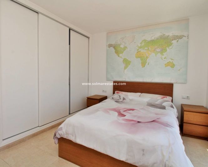Image No.17-3 Bed House for sale
