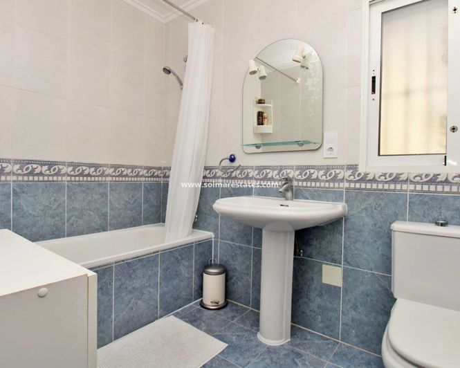 Image No.20-3 Bed House for sale