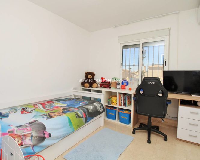 Image No.21-3 Bed House for sale
