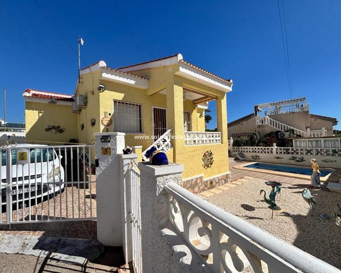 Image No.2-Villa de 2 chambres à vendre à Ciudad Quesada