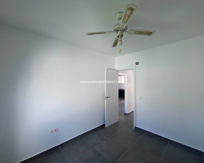 Image No.25-2 Bed Bungalow for sale