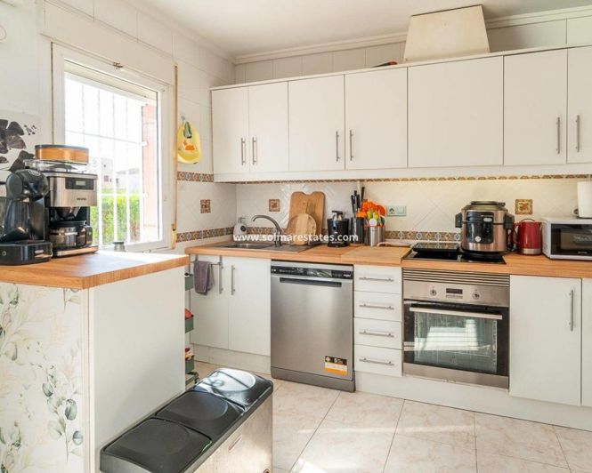 Image No.8-3 Bed House for sale