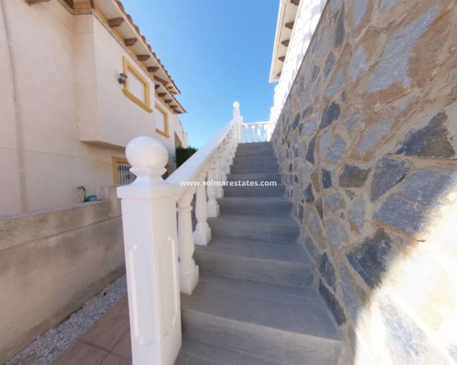 Image No.8-5 Bed Villa for sale