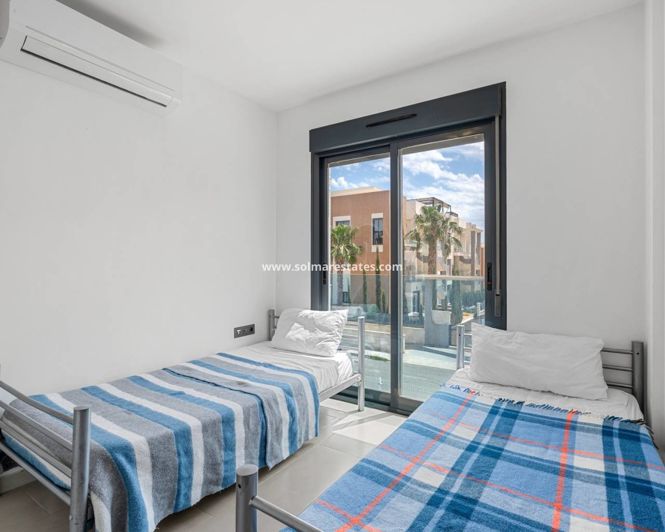 Image No.15-2 Bed Apartment for sale