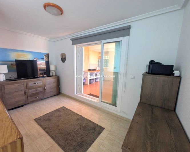 Image No.24-3 Bed Apartment for sale
