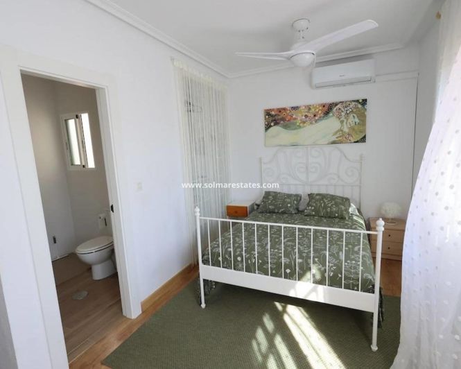 Image No.15-3 Bed Townhouse for sale