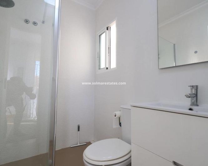 Image No.16-3 Bed Townhouse for sale
