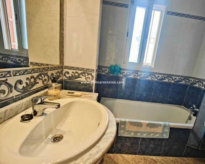 Image No.33-2 Bed House for sale