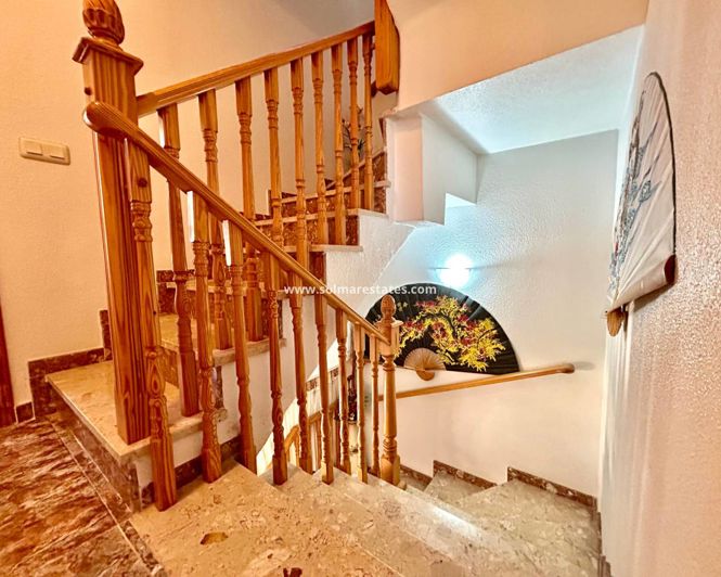 Image No.23-3 Bed Townhouse for sale