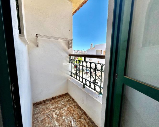 Image No.25-3 Bed Townhouse for sale