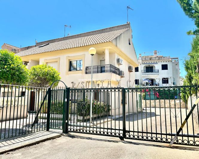 Image No.34-3 Bed Townhouse for sale