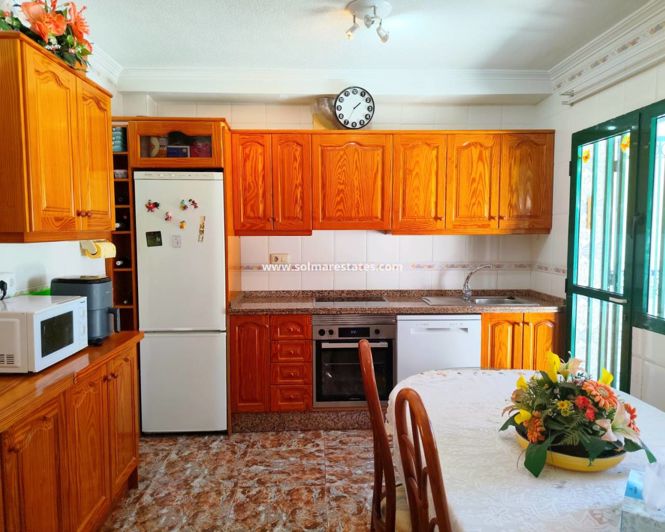 Image No.8-3 Bed Townhouse for sale