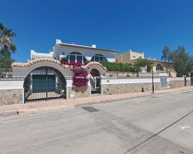 Image No.4-Villa de 3 chambres à vendre à Villamartin
