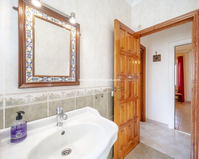 Image No.17-3 Bed Villa for sale