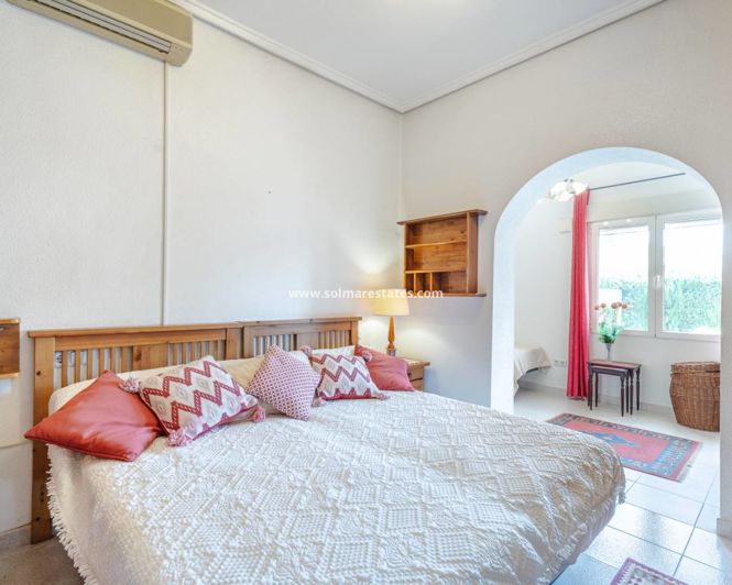 Image No.18-3 Bed Villa for sale
