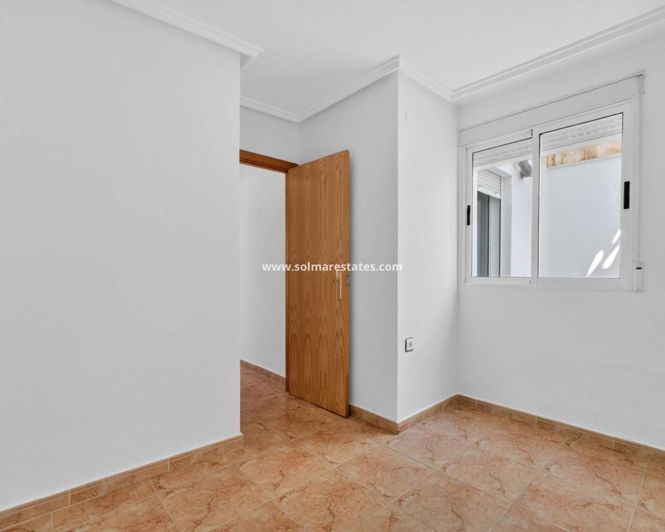 Image No.20-2 Bed Apartment for sale