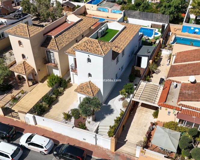 Image No.3-4 Bed Villa for sale