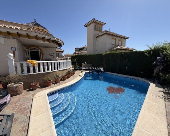 Image No.2-Villa de 4 chambres à vendre à Villamartin