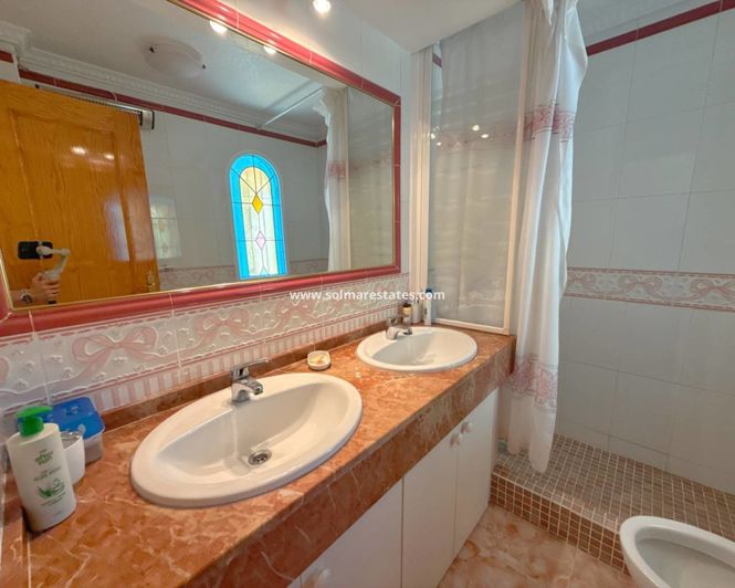 Image No.38-3 Bed Villa for sale