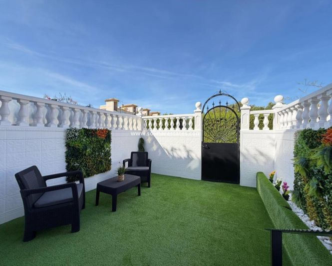 Image No.11-3 Bed Townhouse for sale