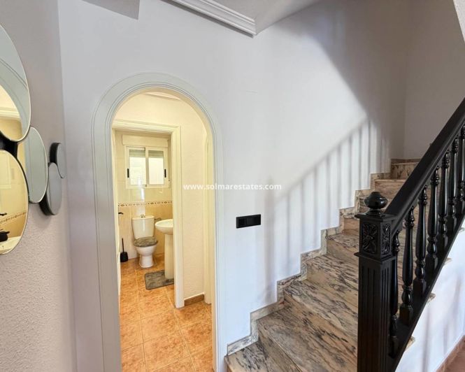 Image No.21-3 Bed Townhouse for sale