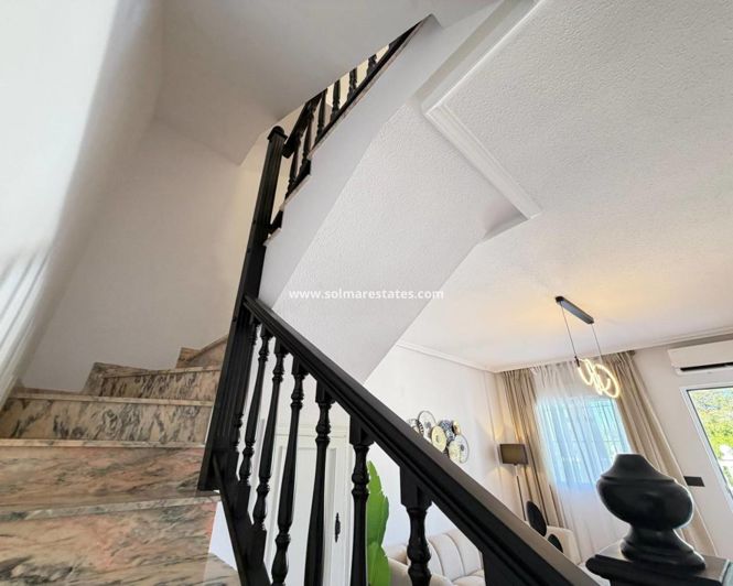 Image No.29-3 Bed Townhouse for sale