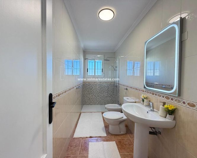 Image No.39-3 Bed Townhouse for sale