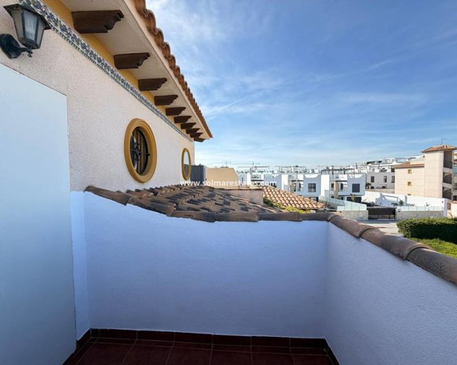 Image No.40-3 Bed Townhouse for sale