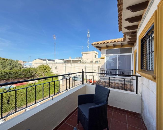 Image No.42-3 Bed Townhouse for sale