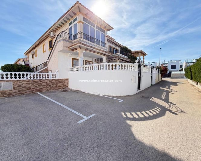 Image No.49-3 Bed Townhouse for sale