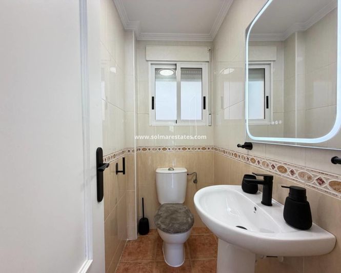 Image No.5-3 Bed Townhouse for sale