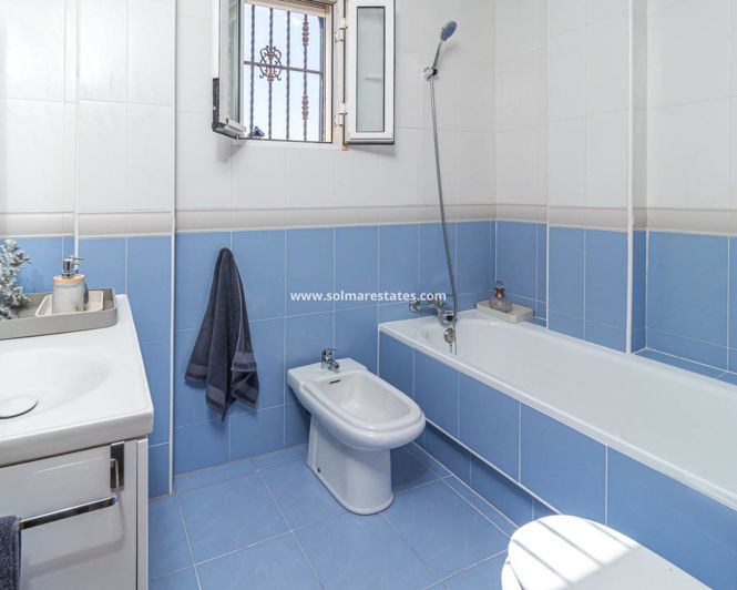 Image No.23-3 Bed Townhouse for sale
