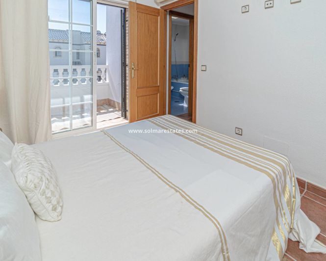Image No.28-3 Bed Townhouse for sale