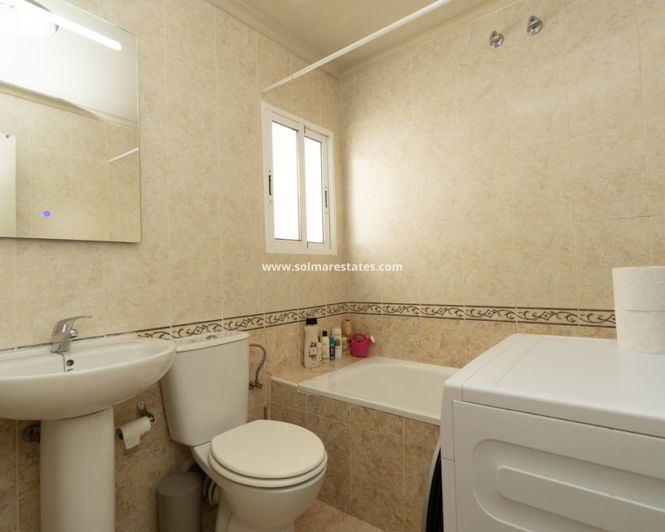 Image No.16-3 Bed Townhouse for sale