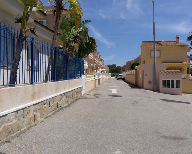 Image No.27-3 Bed Townhouse for sale