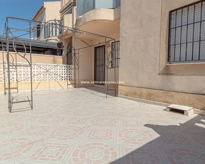 Image No.21-3 Bed Apartment for sale