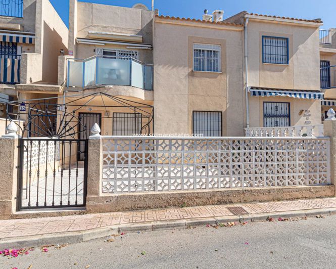 Image No.25-3 Bed Apartment for sale