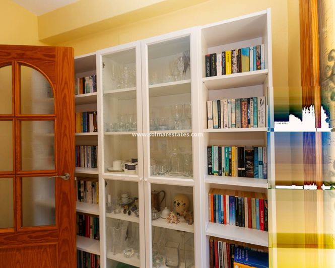 Image No.17-3 Bed House for sale