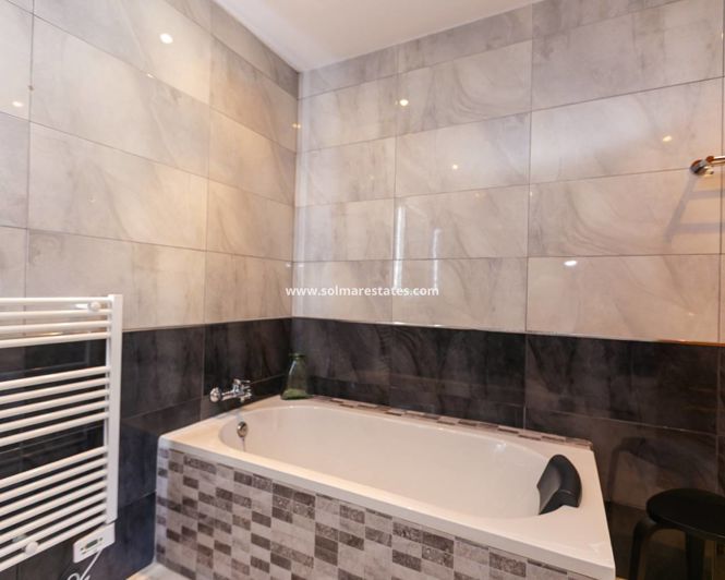 Image No.35-3 Bed House for sale