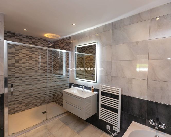 Image No.36-3 Bed House for sale