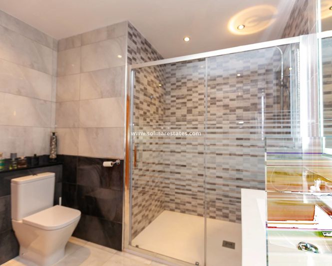 Image No.37-3 Bed House for sale