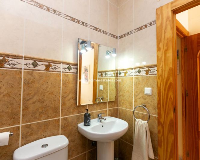 Image No.44-3 Bed House for sale