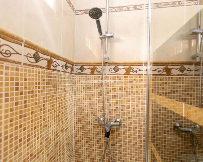 Image No.45-3 Bed House for sale