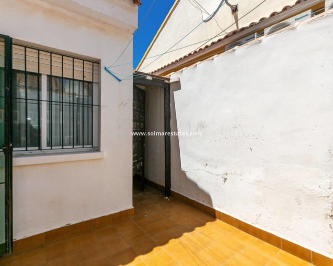 Image No.20-2 Bed Townhouse for sale