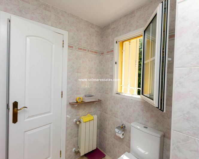 Image No.30-3 Bed Villa for sale